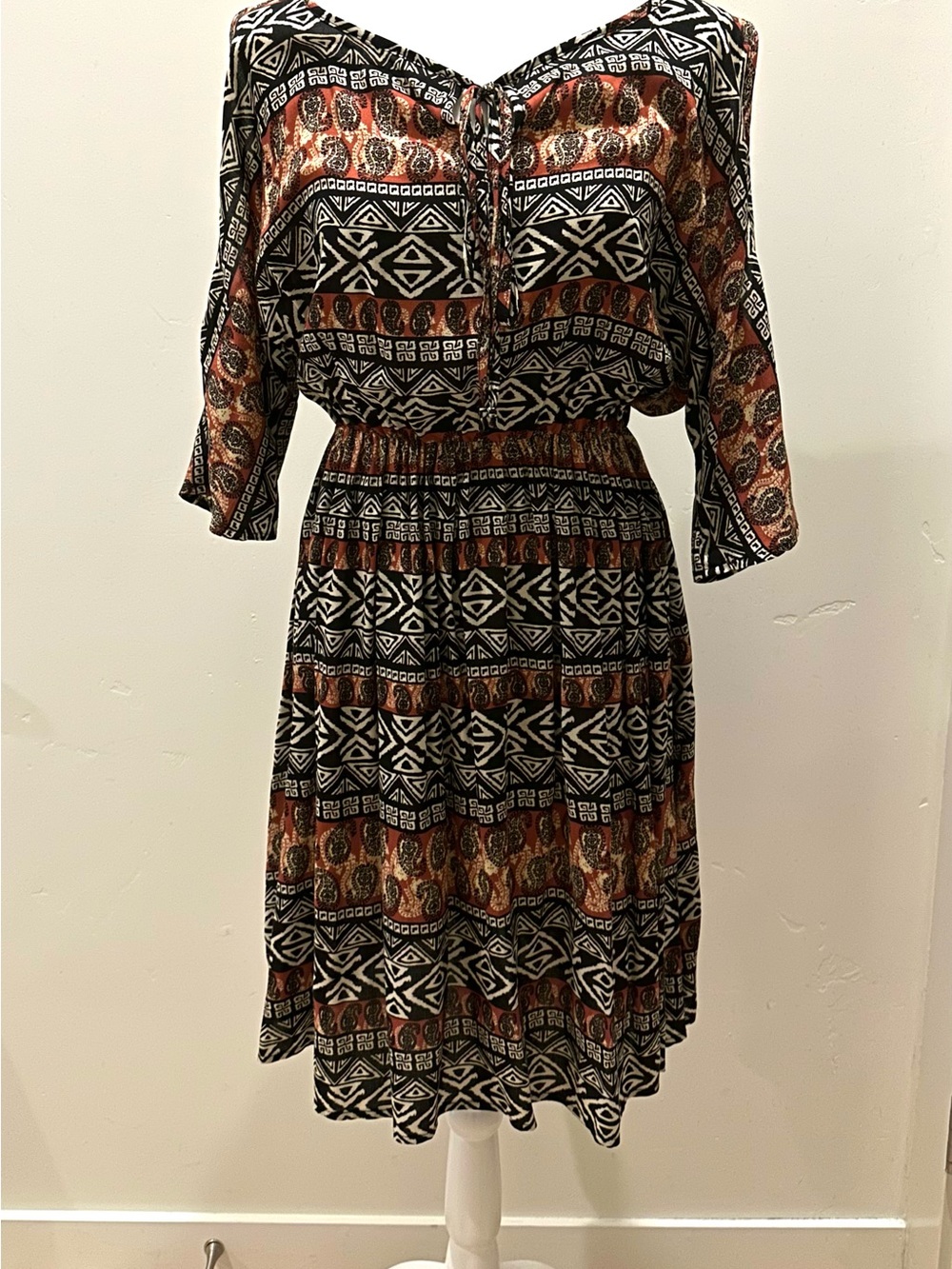 NWOT Jody California Printed Cold-Shoulder Midi Dress in Black and Rust
